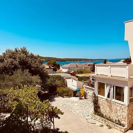 Rab - Exclusive Vacation Villa Barbat na Rabu